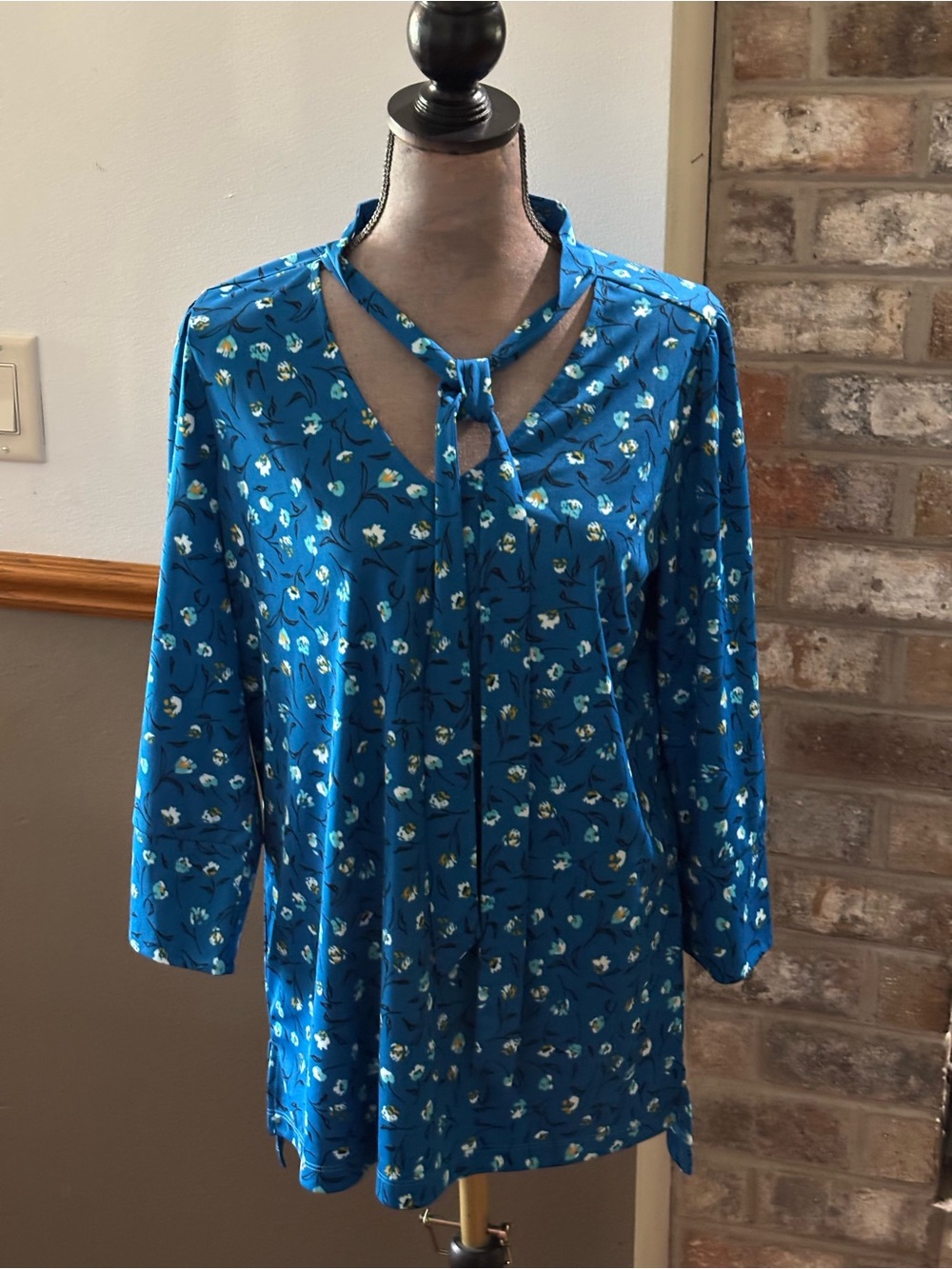 Worthington Blue Floral Tie-Neck Blouse